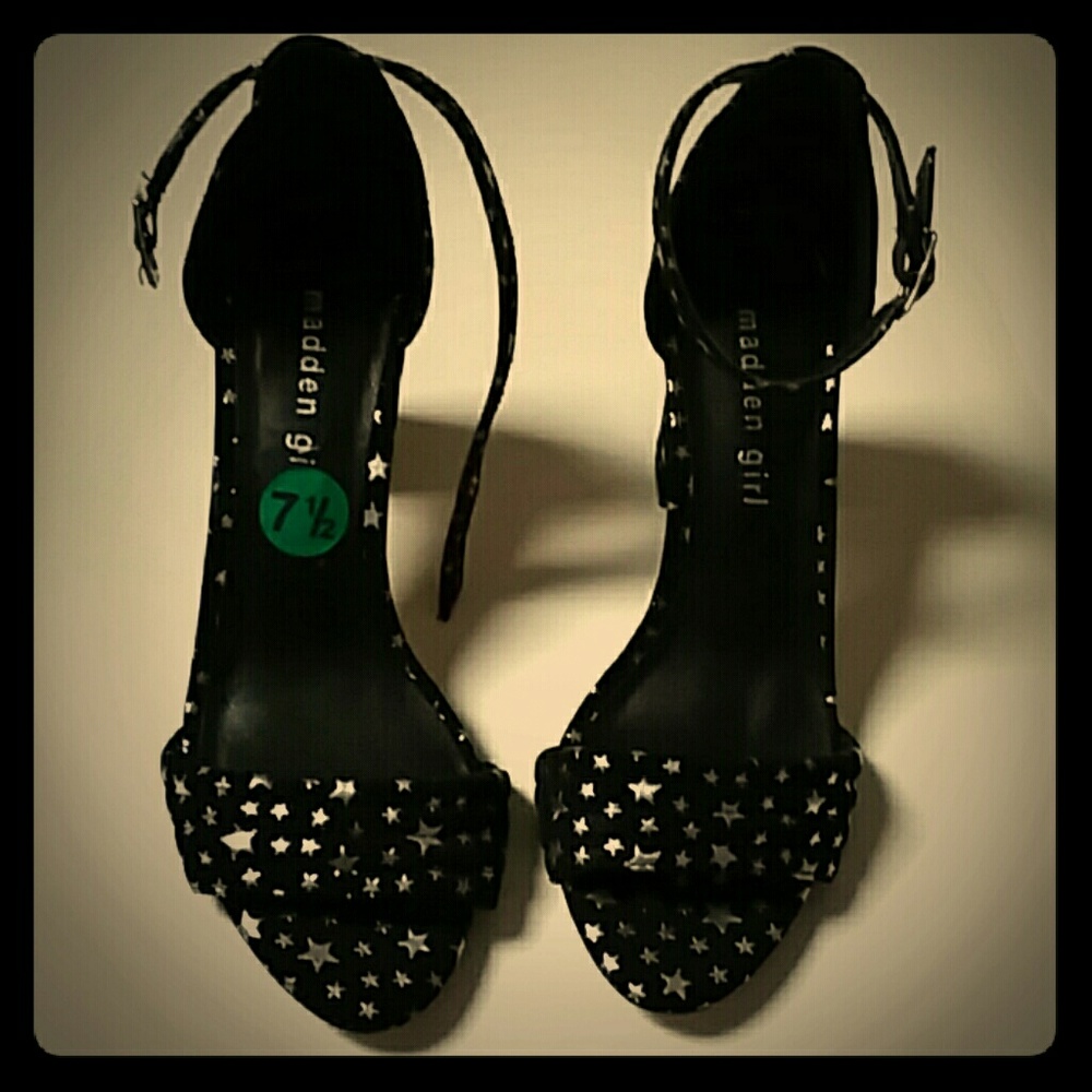 Nowt Madden girl strap toe heel